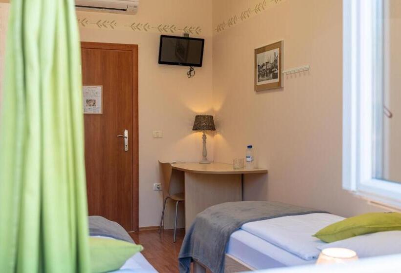 اتاق استاندارد, Stara šola   Oleander Resort
