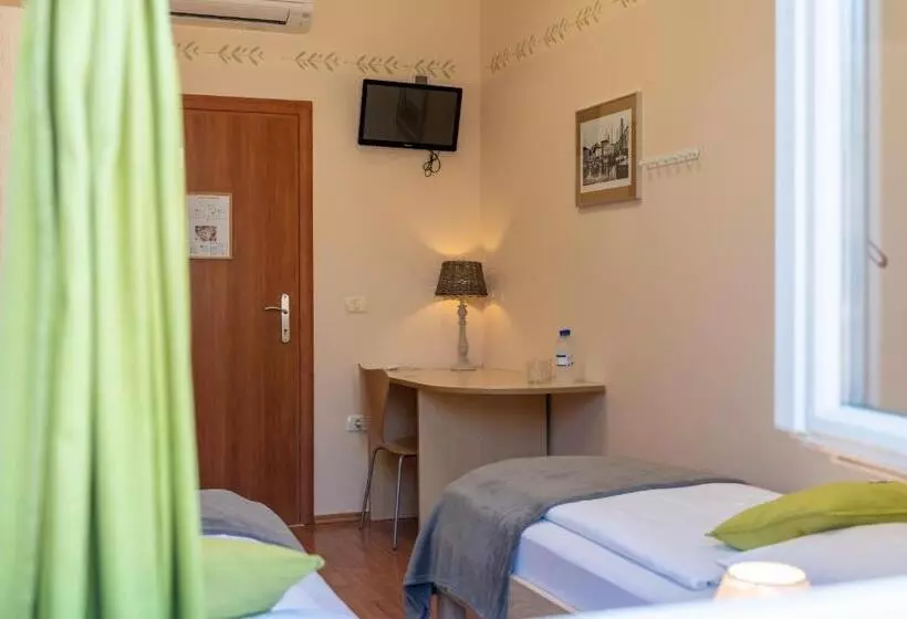 اتاق استاندارد, Stara šola   Oleander Resort