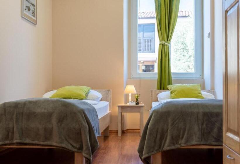 اتاق استاندارد, Stara šola   Oleander Resort