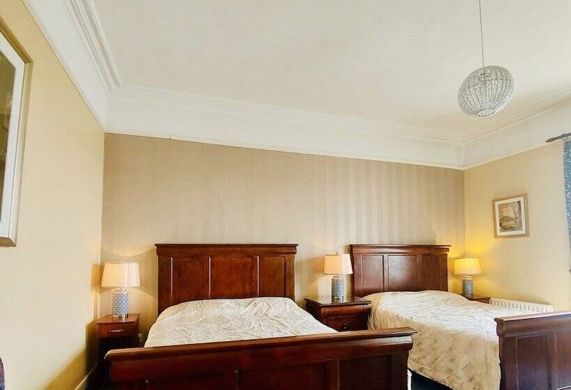 غرفة قياسية ثلاثية, Belvedere Lodge