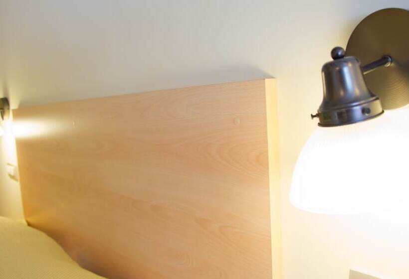 اتاق سوپریور, Minihotel Iris