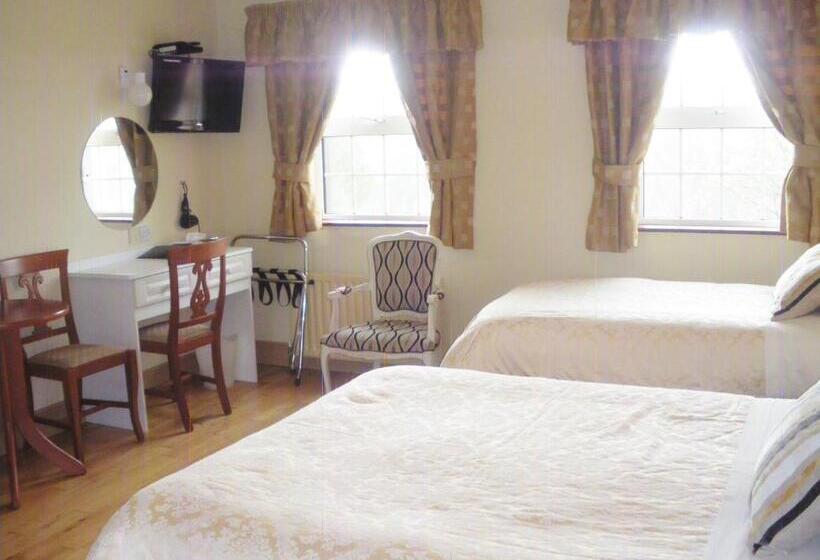 スタンダードトリプルルーム, Redwood