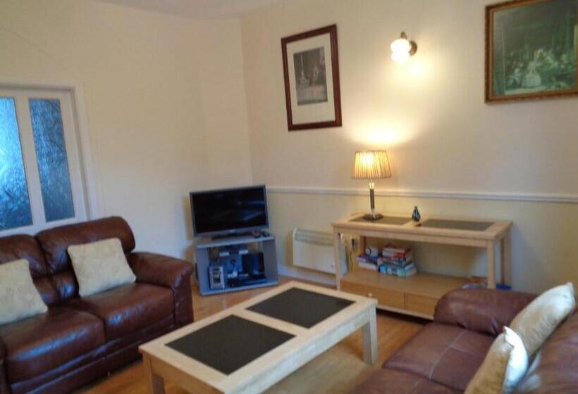 １ベッドルームアパートメント, Redwood