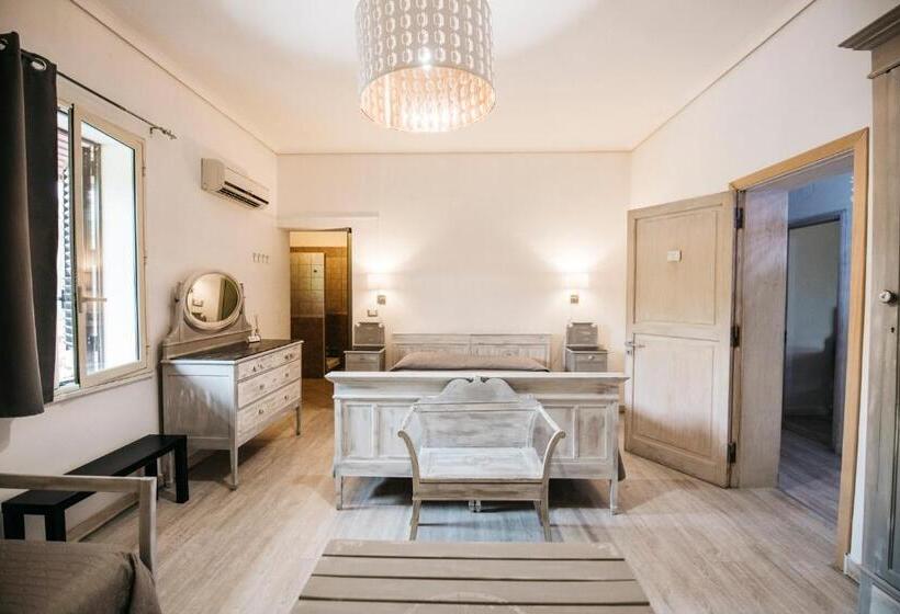 غرفة قياسية ثلاثية, Villa Scilla E Cariddi