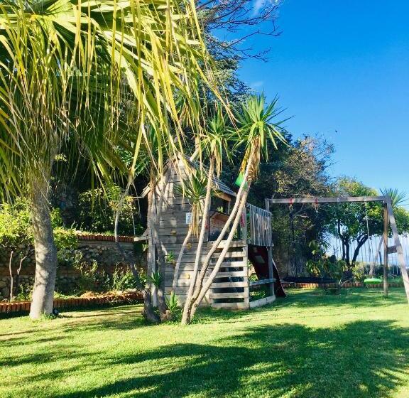 جناح جونيور, Villa Scilla E Cariddi