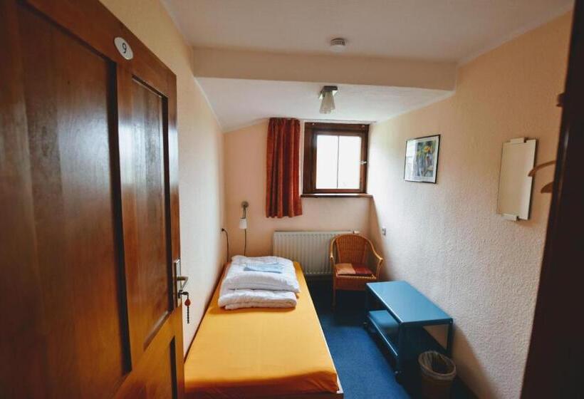 标准单人间共用浴室, Herberge Orange