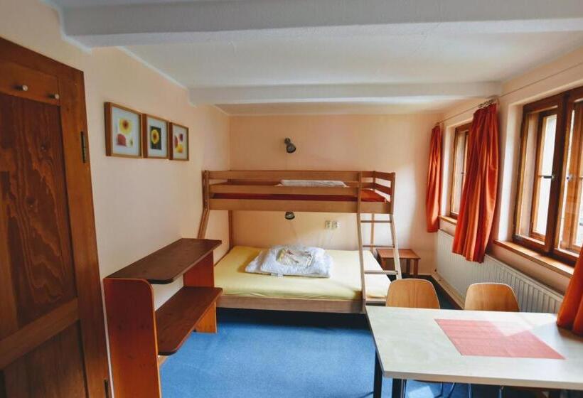 家庭房间共用浴室, Herberge Orange