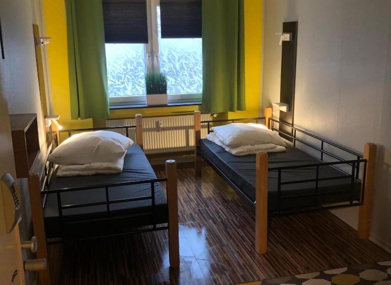 Quarto Economy, Backpackers Düsseldorf   Self Check In