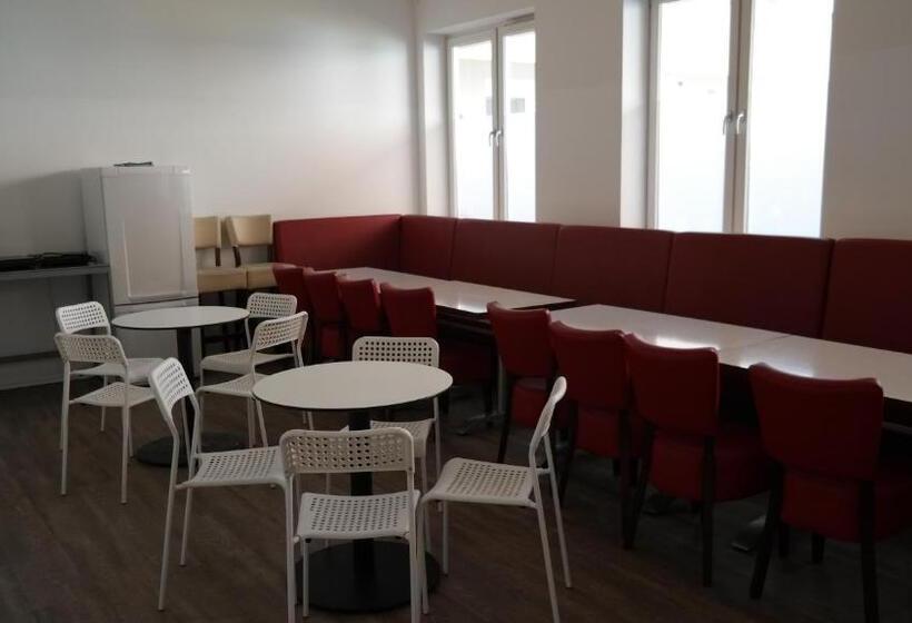 اتاق استاندارد سه تخته با سرویس بهداشتی مشترک, Hostel Inn Berlin