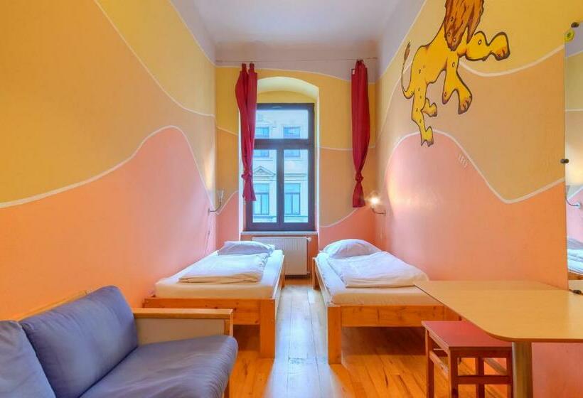 스탠다드 룸 공동 욕실, Hostel Mondpalast