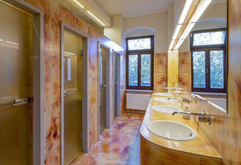 Номер Стандарт Совместная Ванная, Hostel Mondpalast