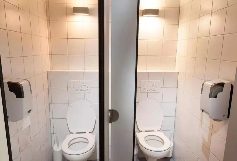 اتاق استاندارد سه تخته با سرویس بهداشتی مشترک, Hostel Situla