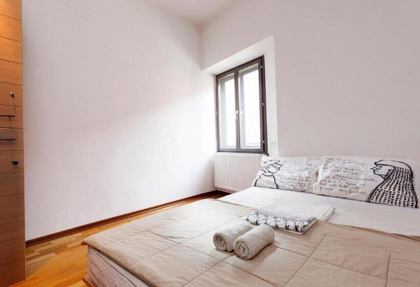 اتاق استاندارد سه تخته با سرویس بهداشتی مشترک, Hostel Situla