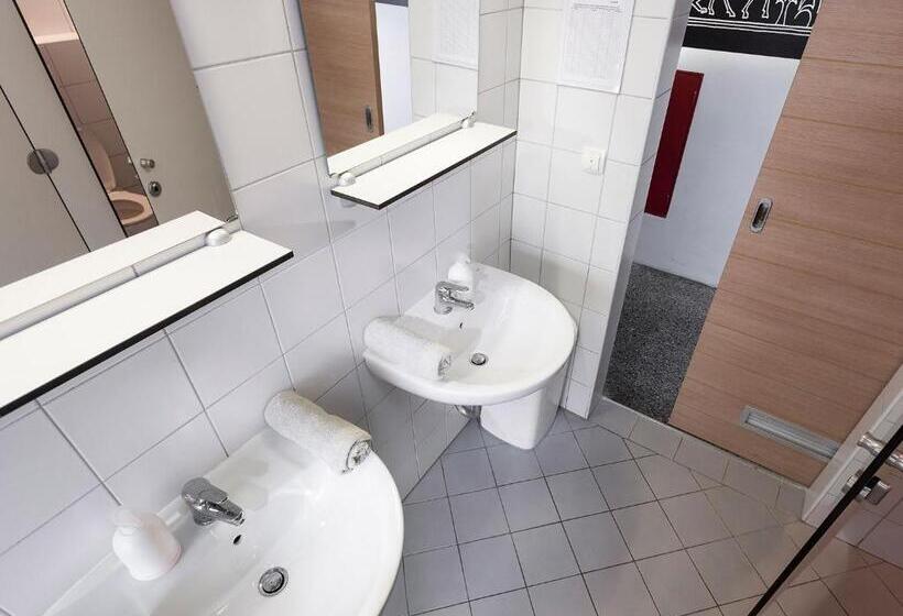 标准单人间共用浴室, Hostel Situla