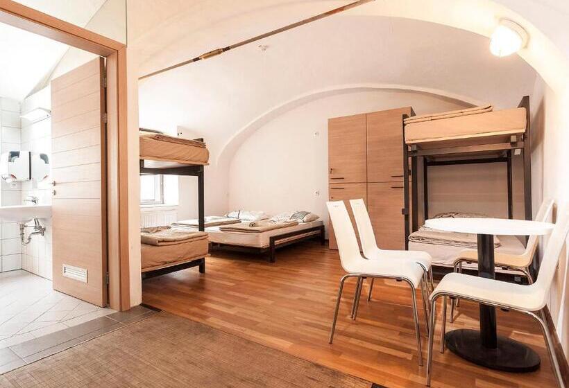 اتاق استاندارد چهار تخته, Hostel Situla