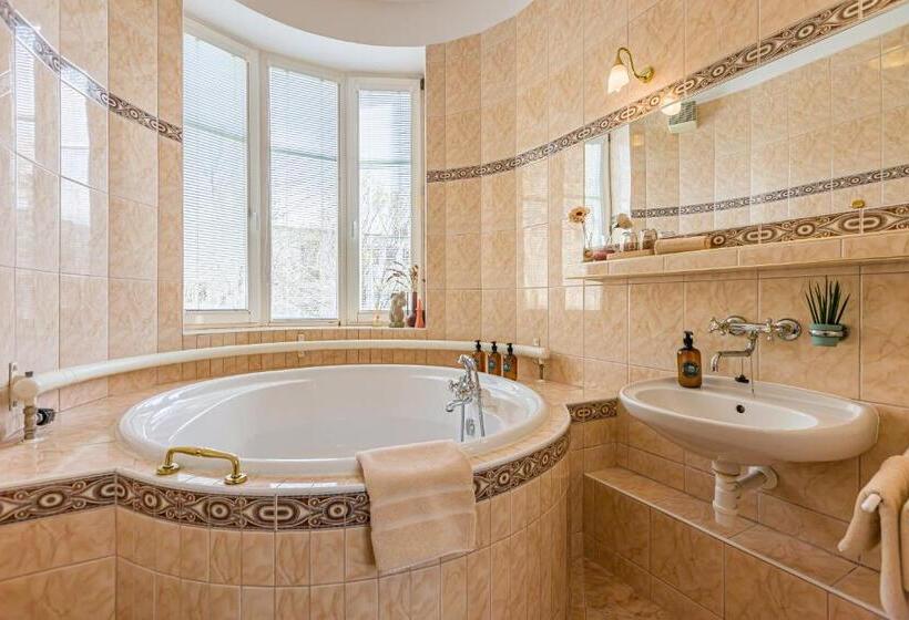 اتاق استاندارد, Arcus Garden