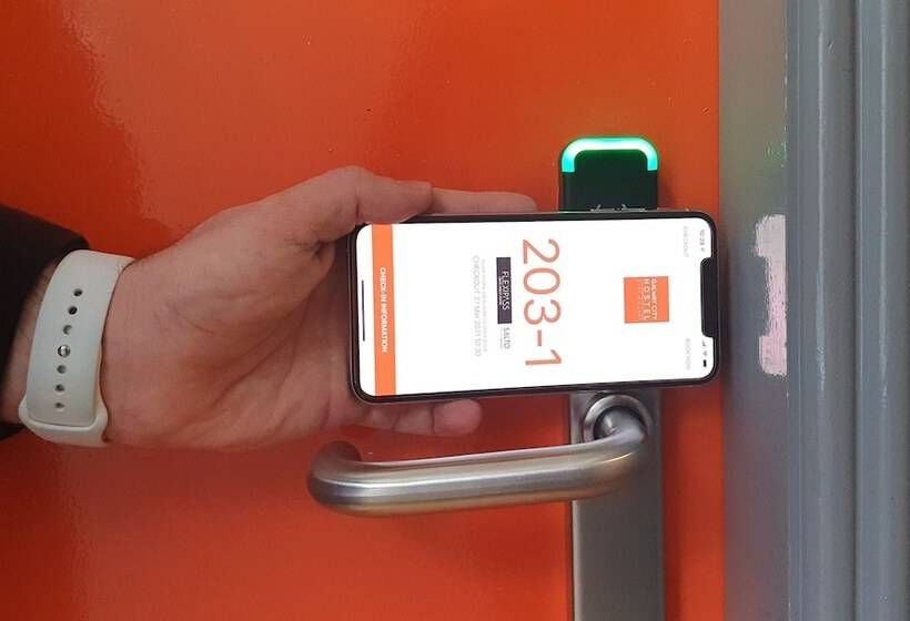 共用房间的床, Galway City Hostel   Solo Traveller Hostel