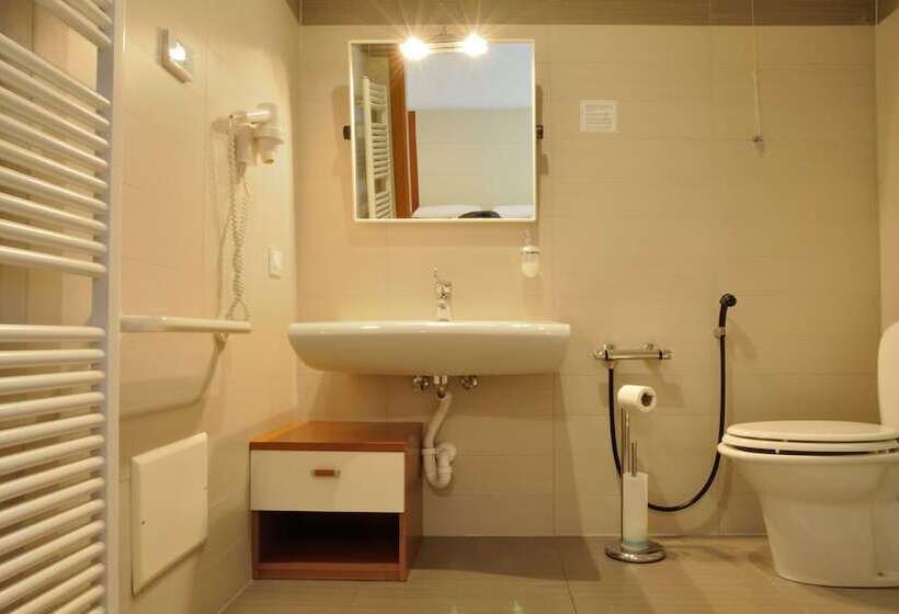 Pokój Standard, Mezzaluna