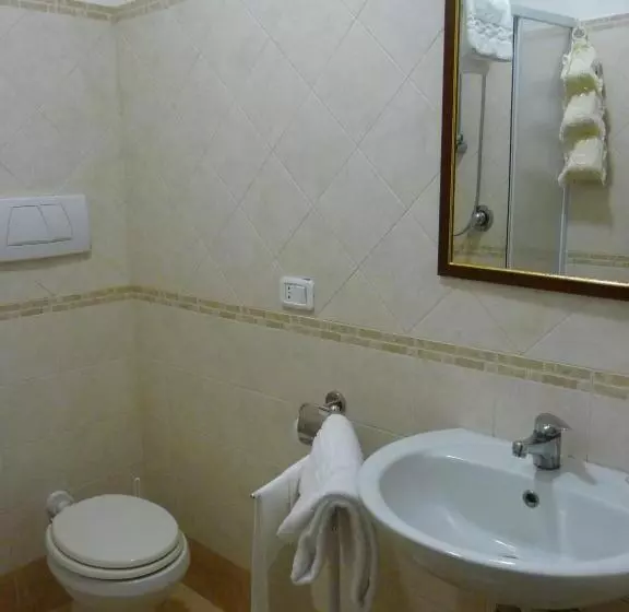 Standard Kolmen Hengen Huone Puutarhanäkymä, Agriturismo Biologico Corte Aragonese