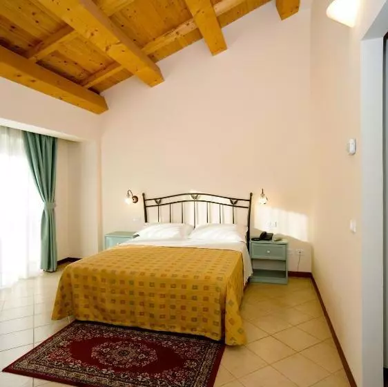 Standard Neljän Hengen Huone Puutarhanäkymä, Agriturismo Biologico Corte Aragonese