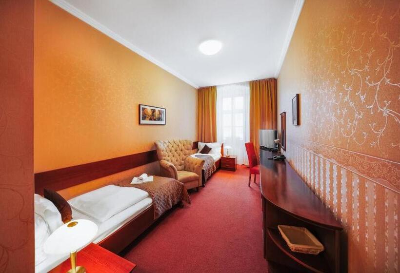 デラックスルーム, U Leva