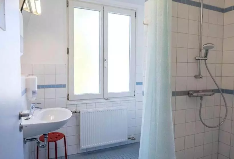 اتاق استاندارد چهارنفره با سرویس بهداشتی مشترک, Jugendherberge Lübeck Vor Dem Burgtor