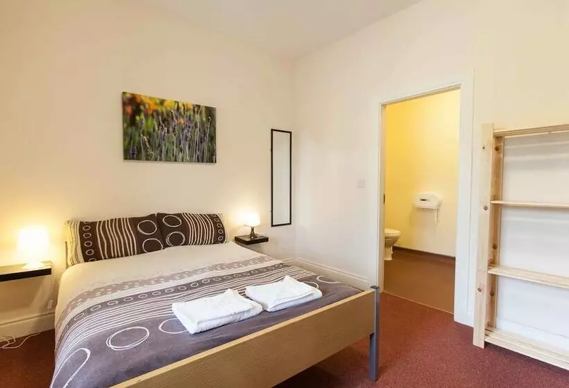 اتاق استاندارد, Rowan Tree Hostel