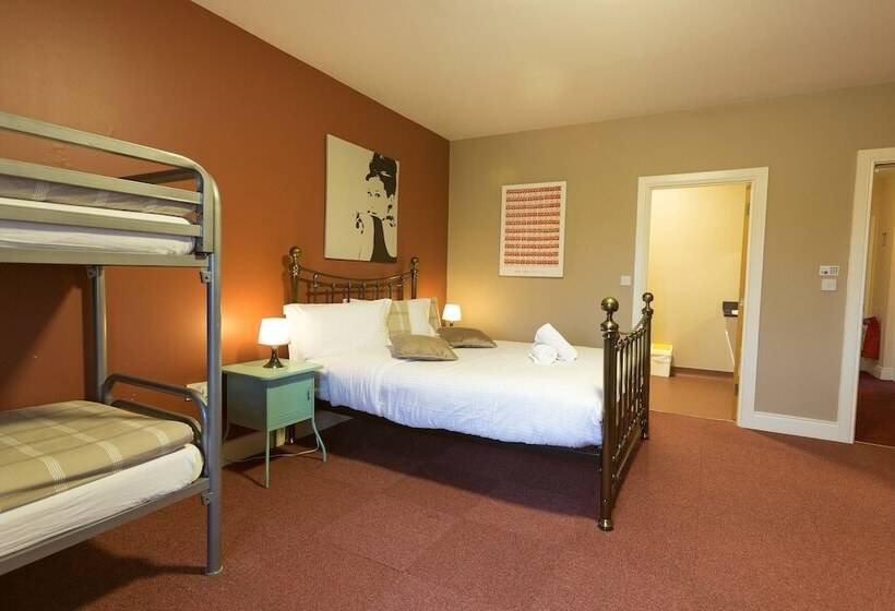 Номер Стандарт Трехместный, Rowan Tree Hostel