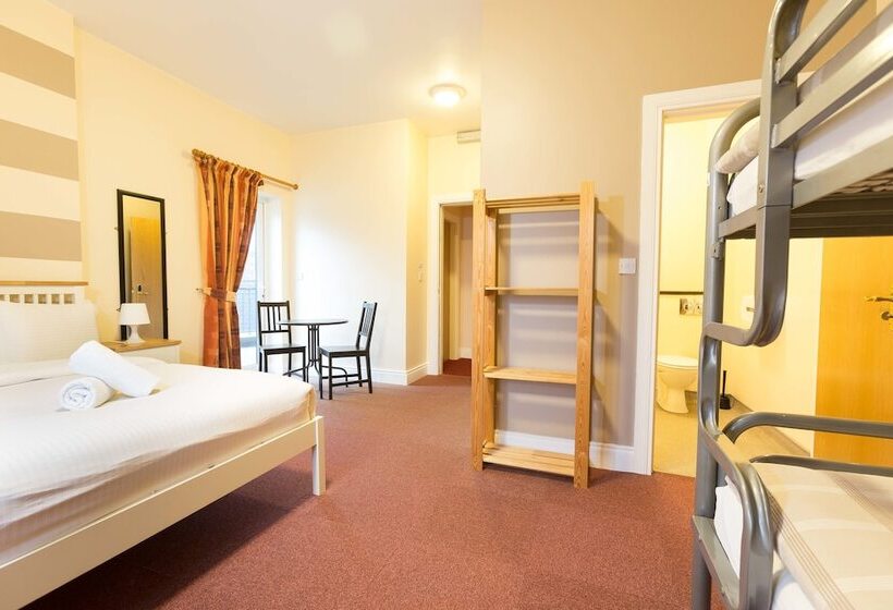 스탠다드 트리플 룸, Rowan Tree Hostel