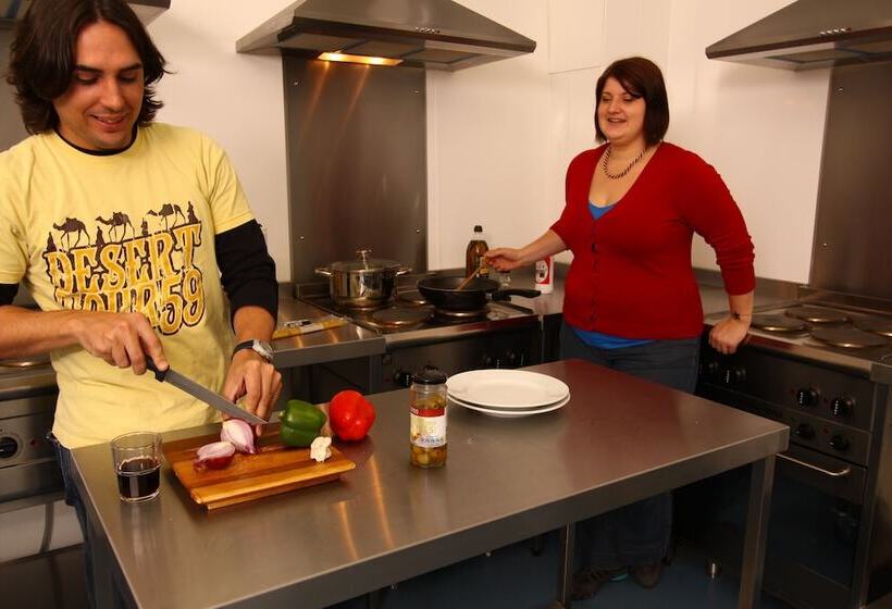 Кровать в Общей Комнате, Rowan Tree Hostel