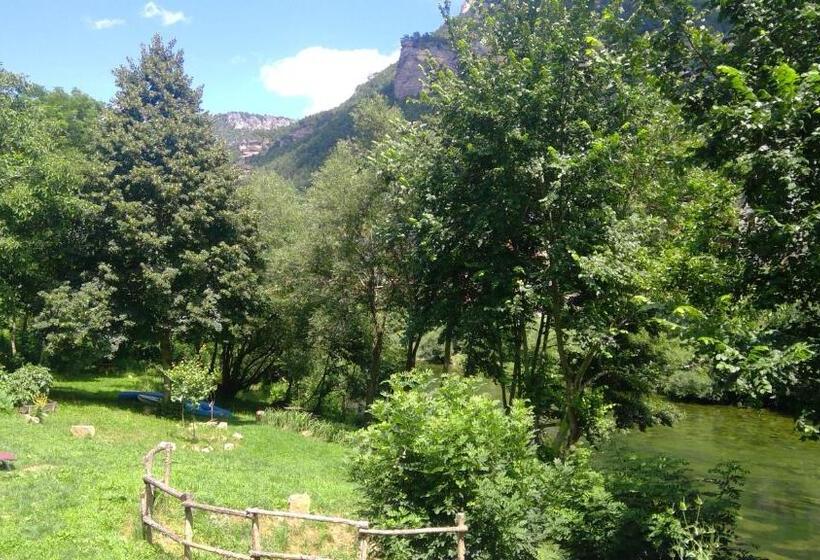 غرفة قياسية ثلاثية, Moulin De Parayre