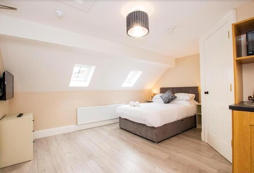 חדר סטנדרט, Quay 8