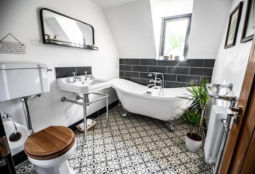 اتاق استاندارد, White Rose Tower