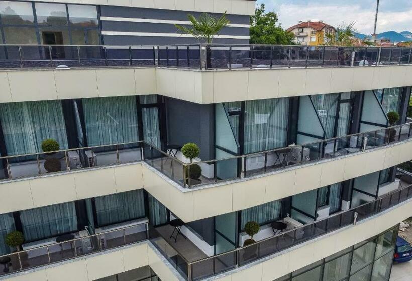 デラックスルーム, Caesar 2