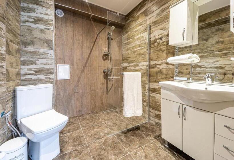 デラックスルーム, Caesar 2