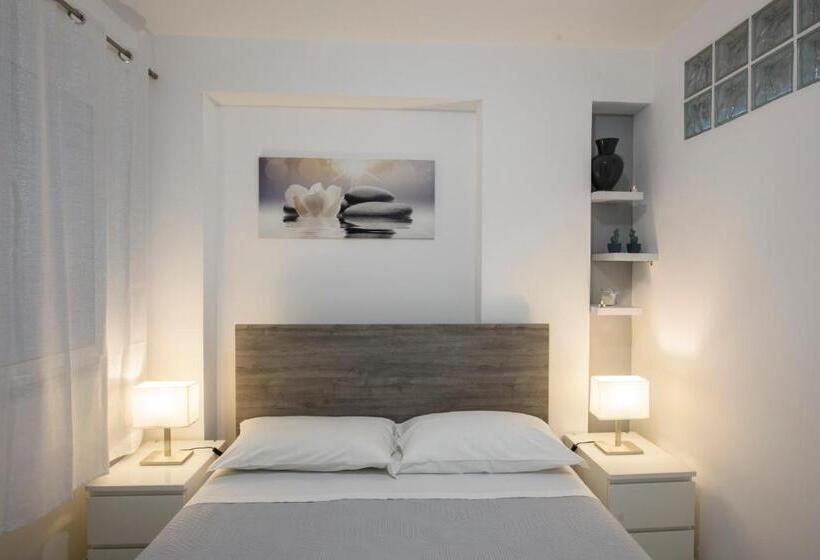 Апартаменты 1 Спальня Нижний Этаж, Madagì Beachfront Apartments