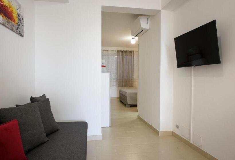 Апартаменты Deluxe 1 Спальня, Madagì Beachfront Apartments