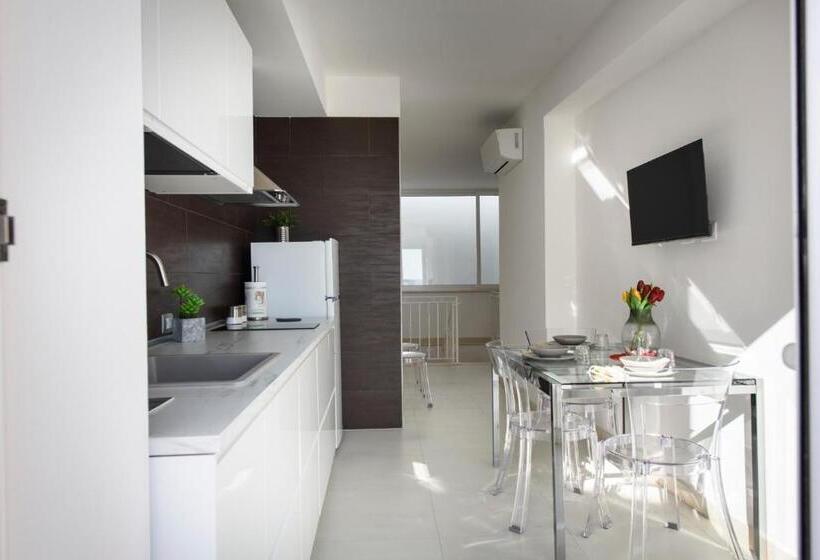 آپارتمان دوبلکس 1 خوابه, Madagì Beachfront Apartments