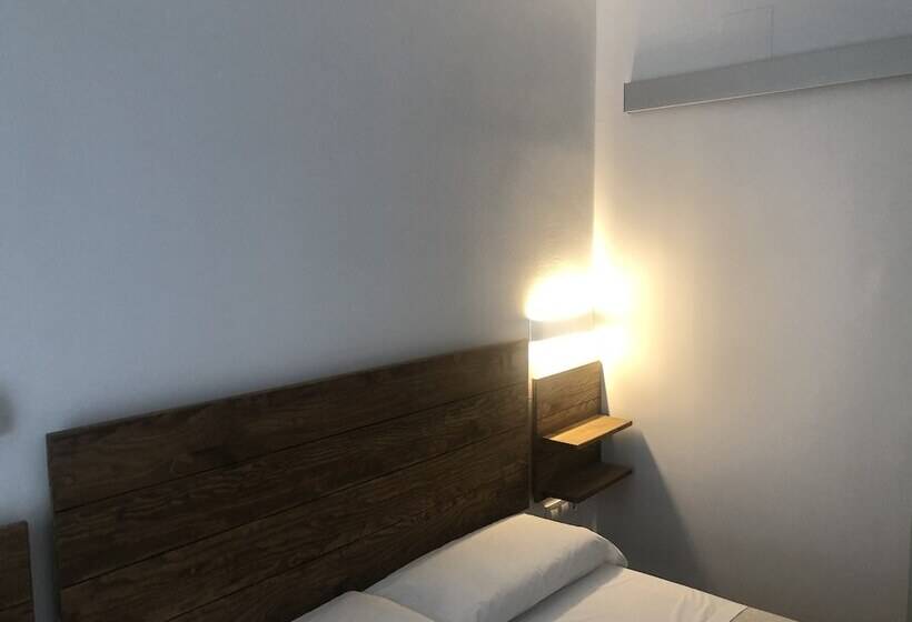 Номер Стандарт, La Estacion