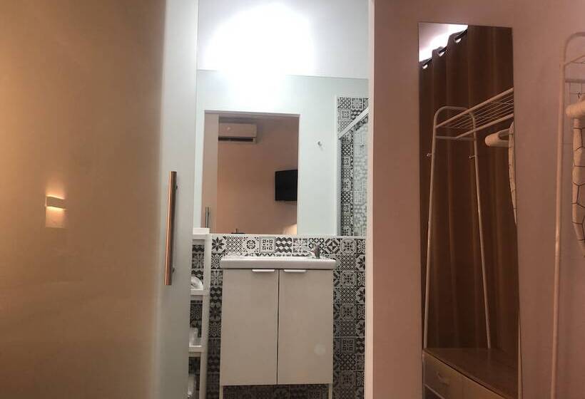 Номер Стандарт, La Estacion