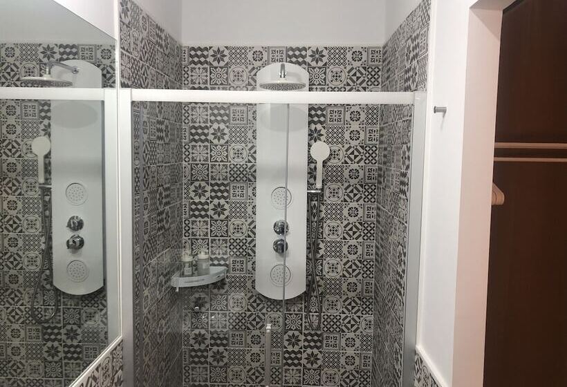 Номер Стандарт, La Estacion