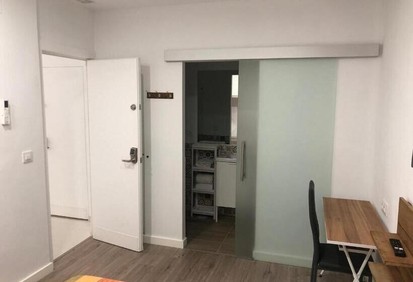 Номер Стандарт, La Estacion