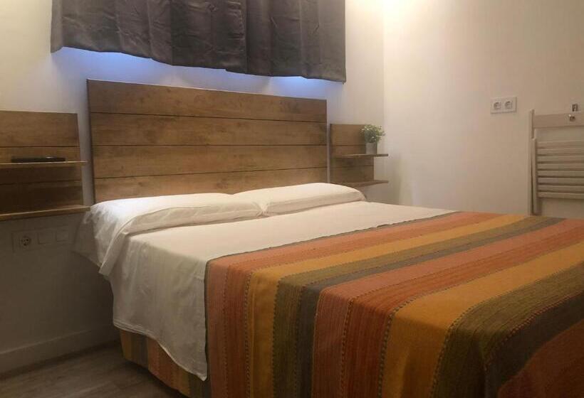 Номер Стандарт, La Estacion