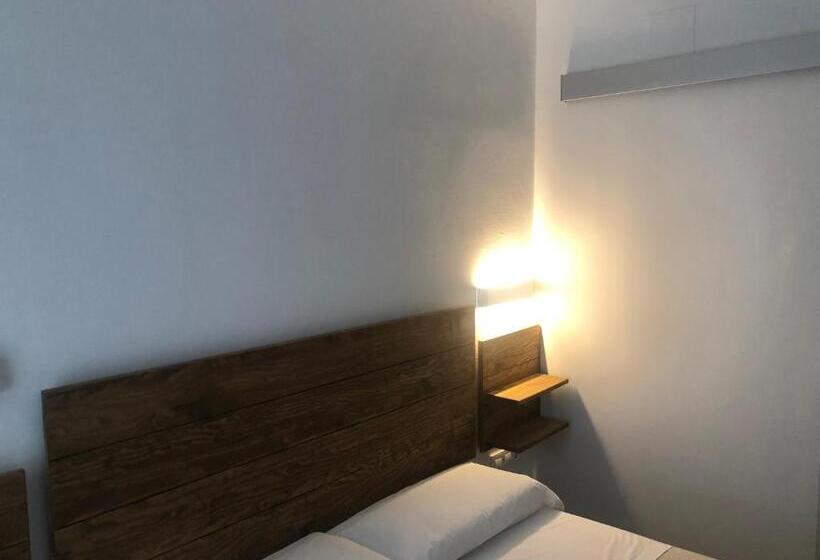 Номер Стандарт, La Estacion