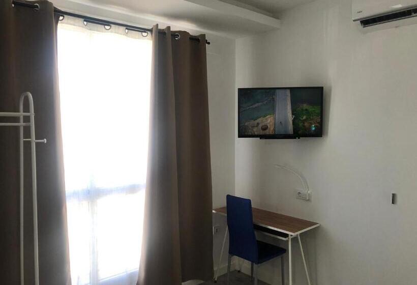 Номер Стандарт, La Estacion