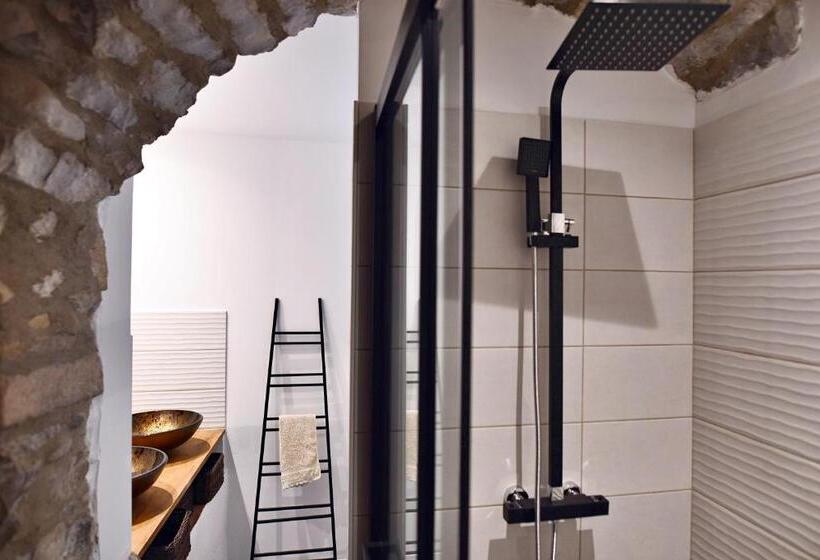 غرفة قياسية, Le Bruit De L Eau