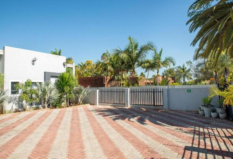 Семейный Номер, M N M Guesthouse Polokwane Central