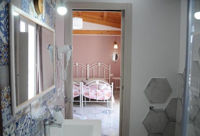 标准三人间, Maison C&g