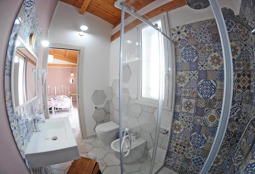 标准三人间, Maison C&g