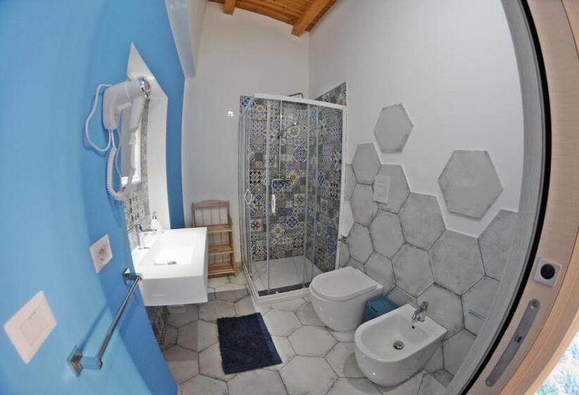 四人标准间, Maison C&g